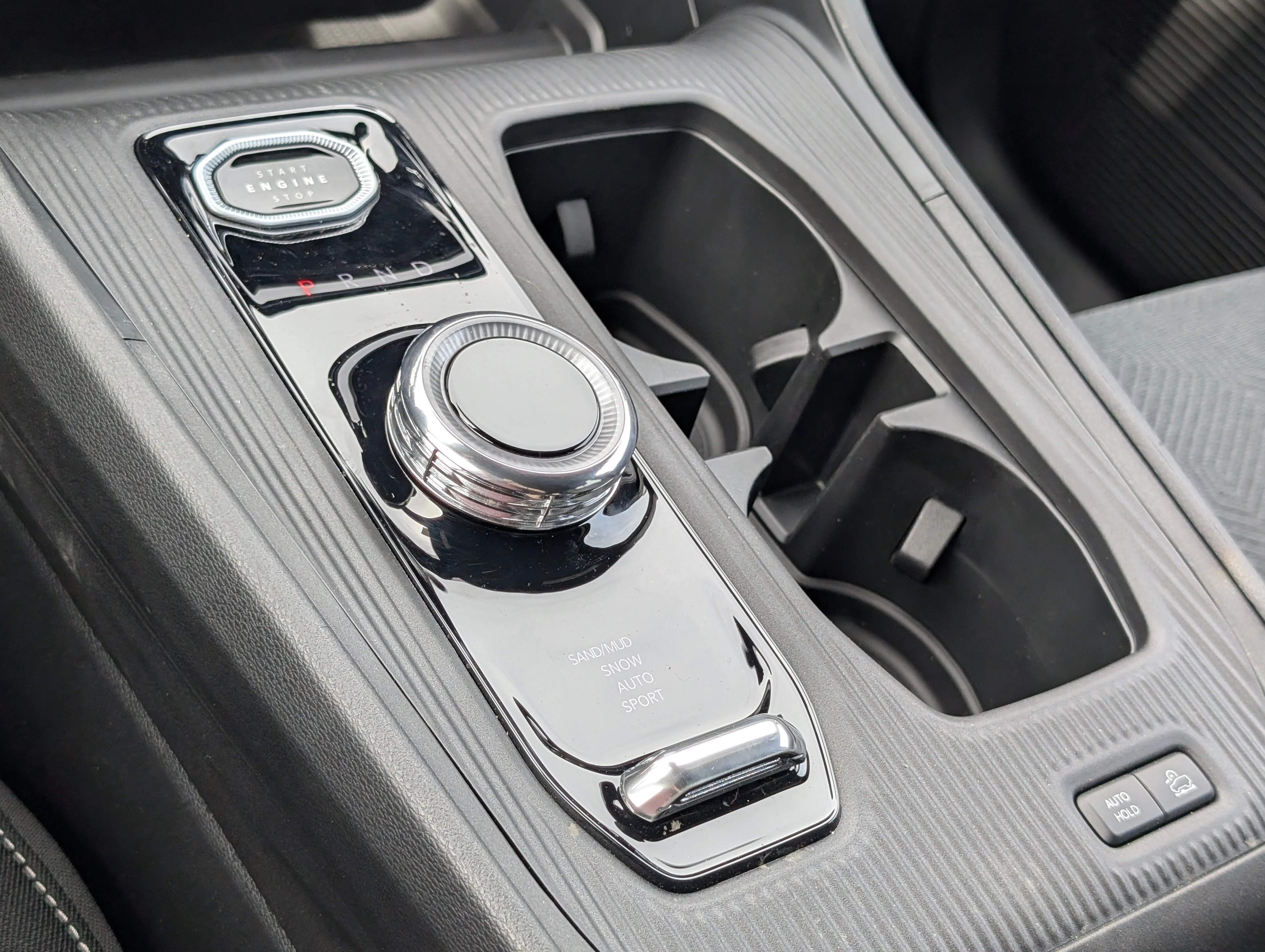 New 2026 Sting-Grey Jeep Laredo image 32