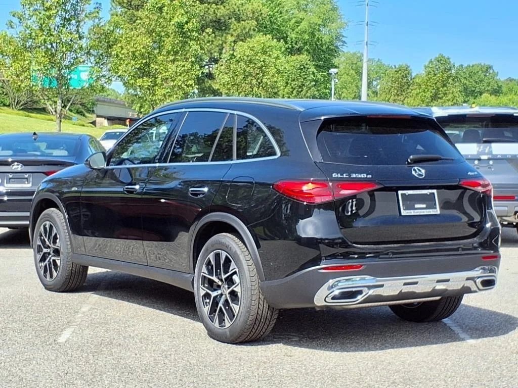 New 2025 Black Mercedes-Benz GLC 350 image 12
