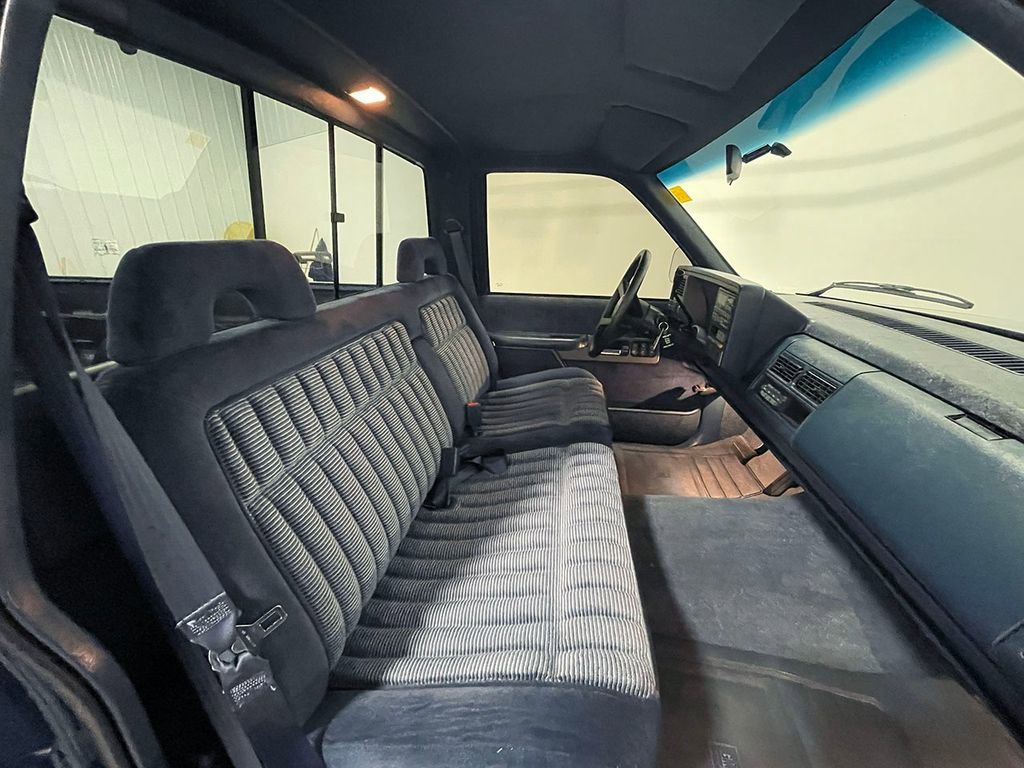 Used 1992  Chevrolet NA image 38