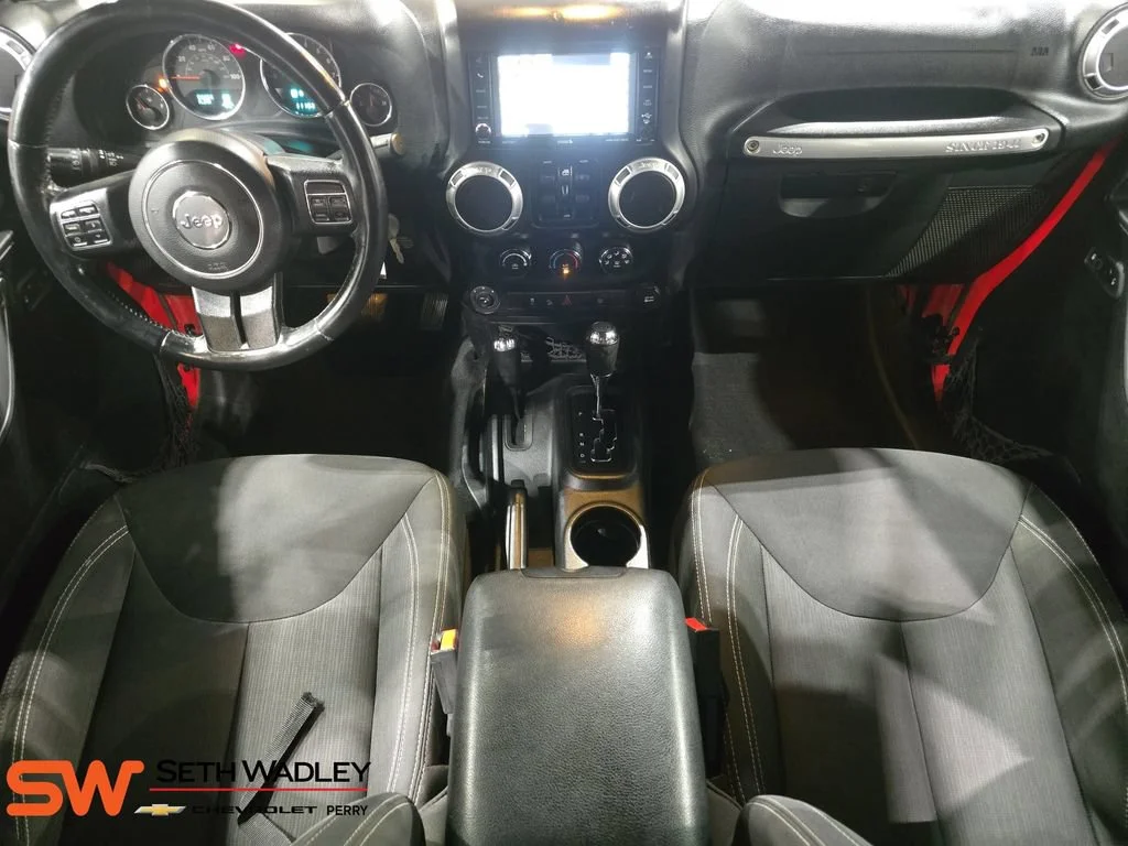 Used 2015 Red Jeep Sahara image 9