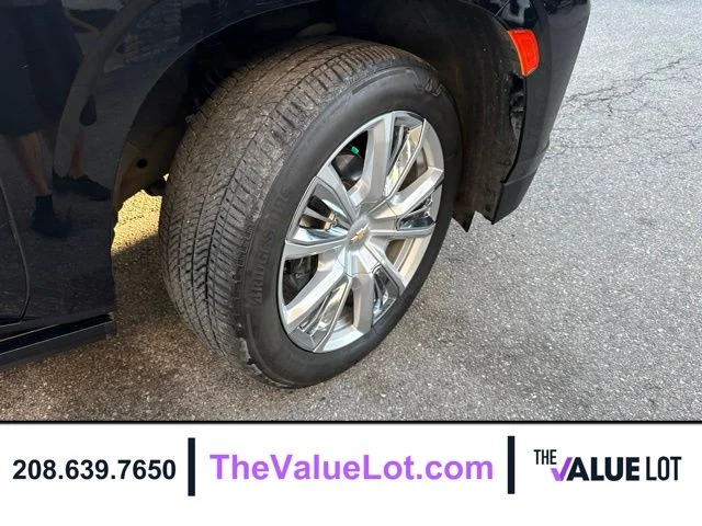 Used 2021  Chevrolet High Country image 11