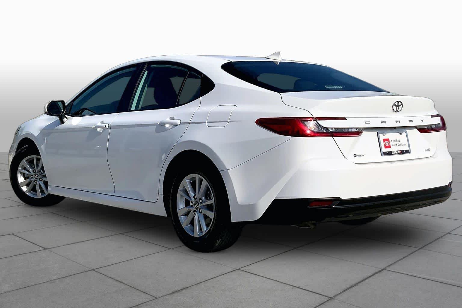Used 2025 Ice Cap Toyota LE image 12