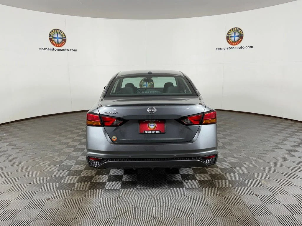 Used 2025 Gun Metallic Nissan 2.5 SV image 20