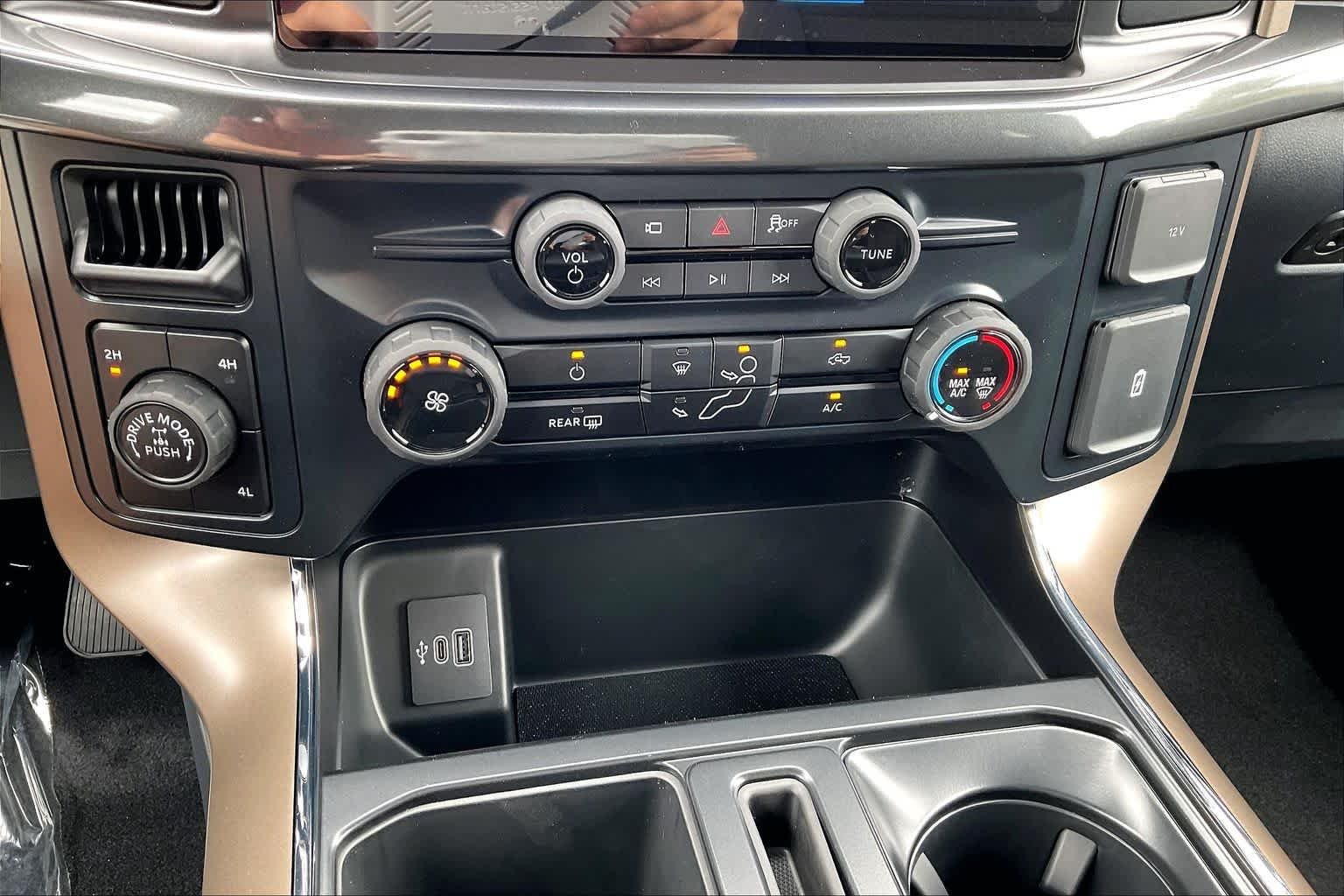 New 2026 Oxford White Ford STX® image 19
