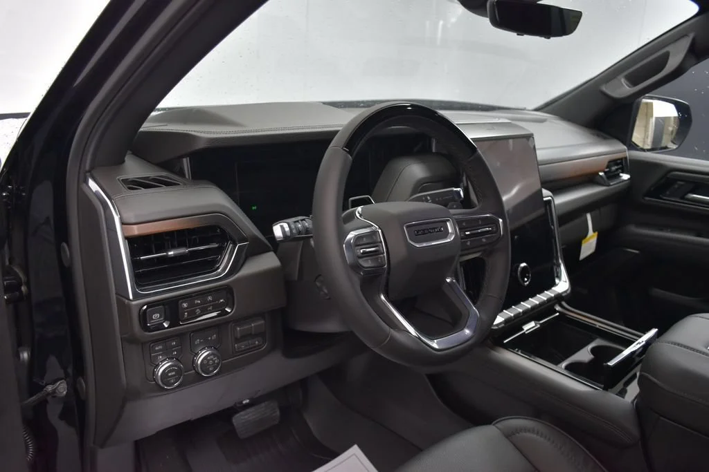 2026 GMC Yukon Denali - Photo 14