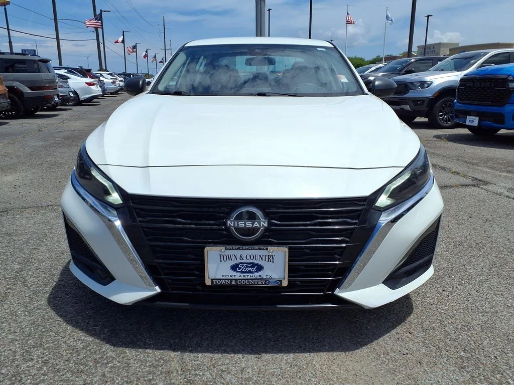 Used 2025 White Nissan 2.5 SV image 18