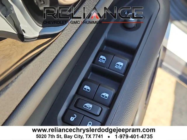 New 2026 Bright White Clearcoat Jeep Latitude image 16