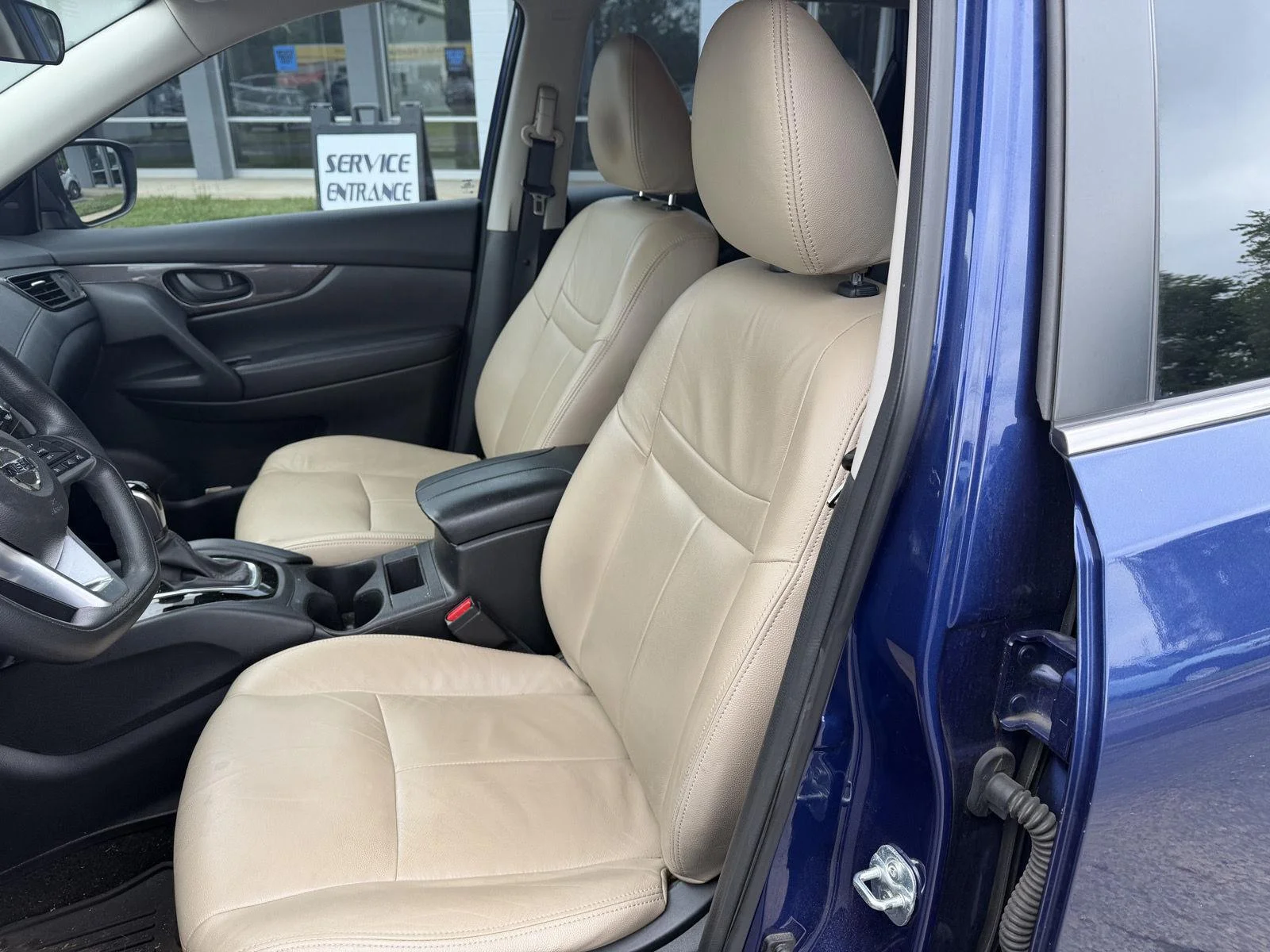 Used 2019 Caspian Blue Metallic Nissan S image 8