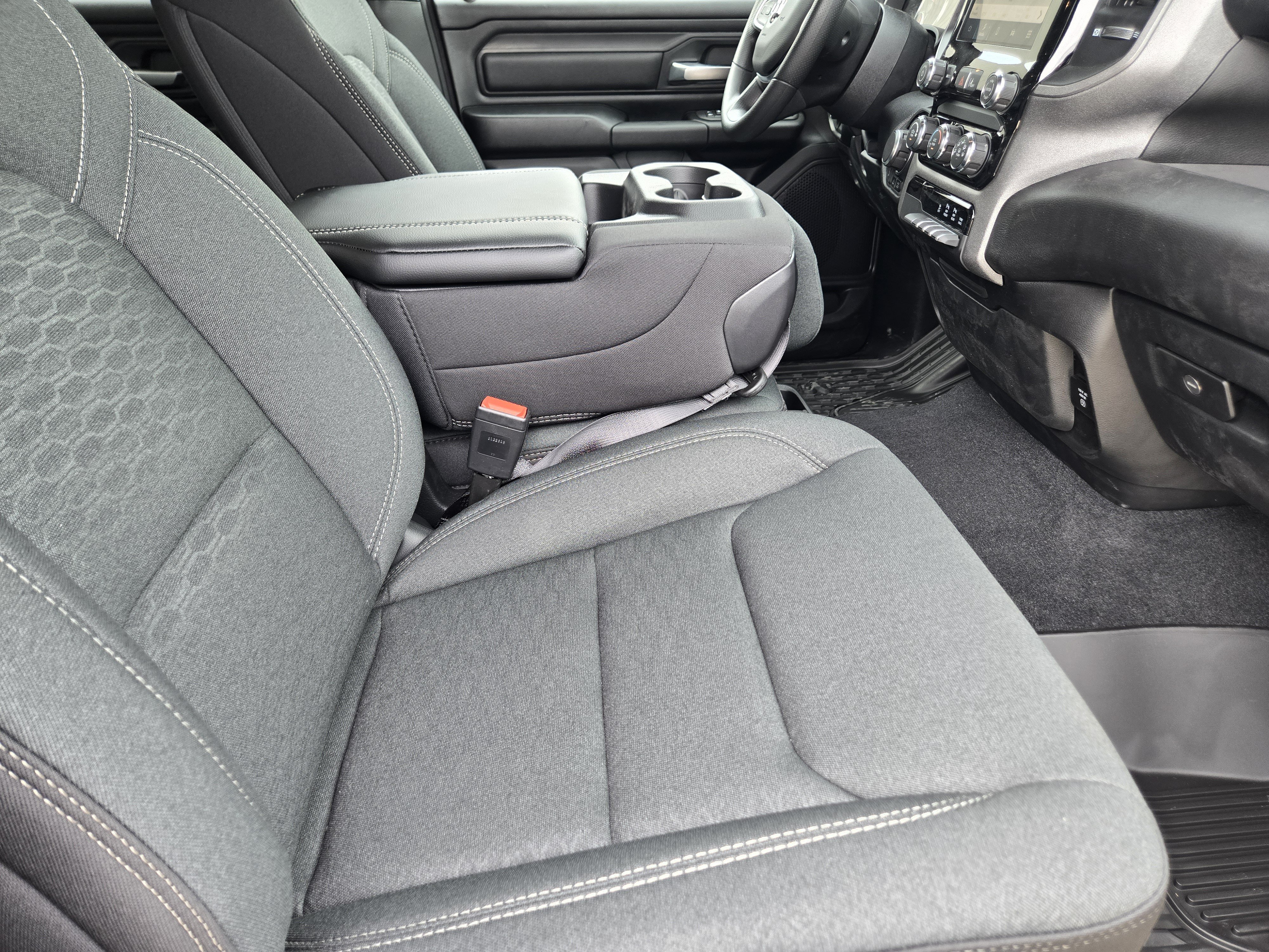 New 2026 Granite Crystal Metallic Clear-Coat Exterior Paint RAM Warlock image 12