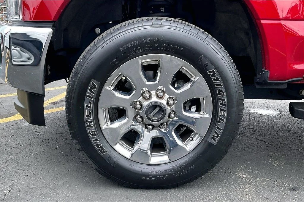 Used 2019 Ruby Red Metallic Ford Lariat image 8