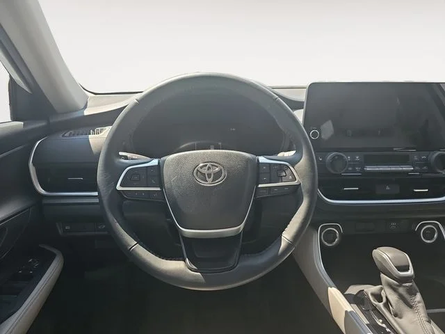 Used 2024 Beige Toyota XLE image 10
