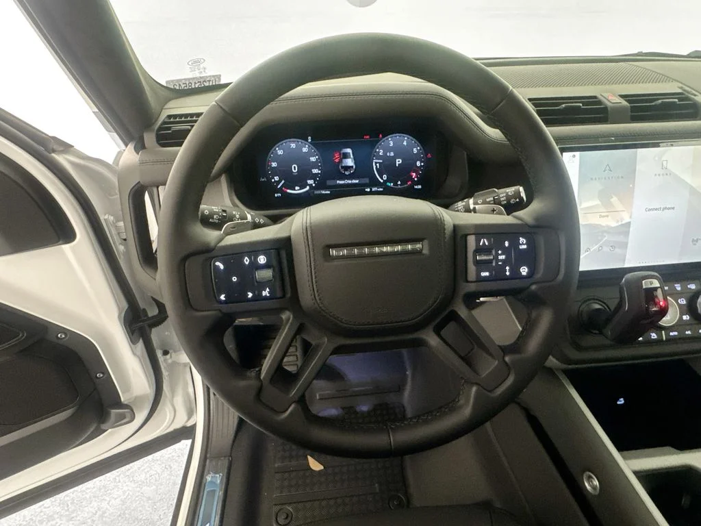 2026 Land Rover Defender V8 - Photo 10