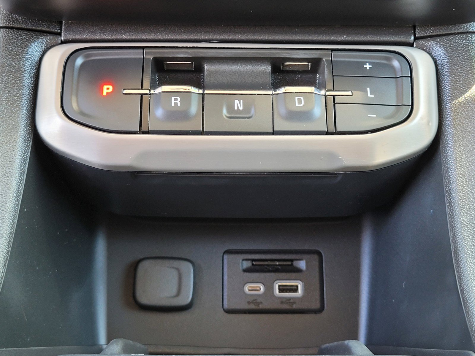 Used 2023 Summit White GMC Denali image 22