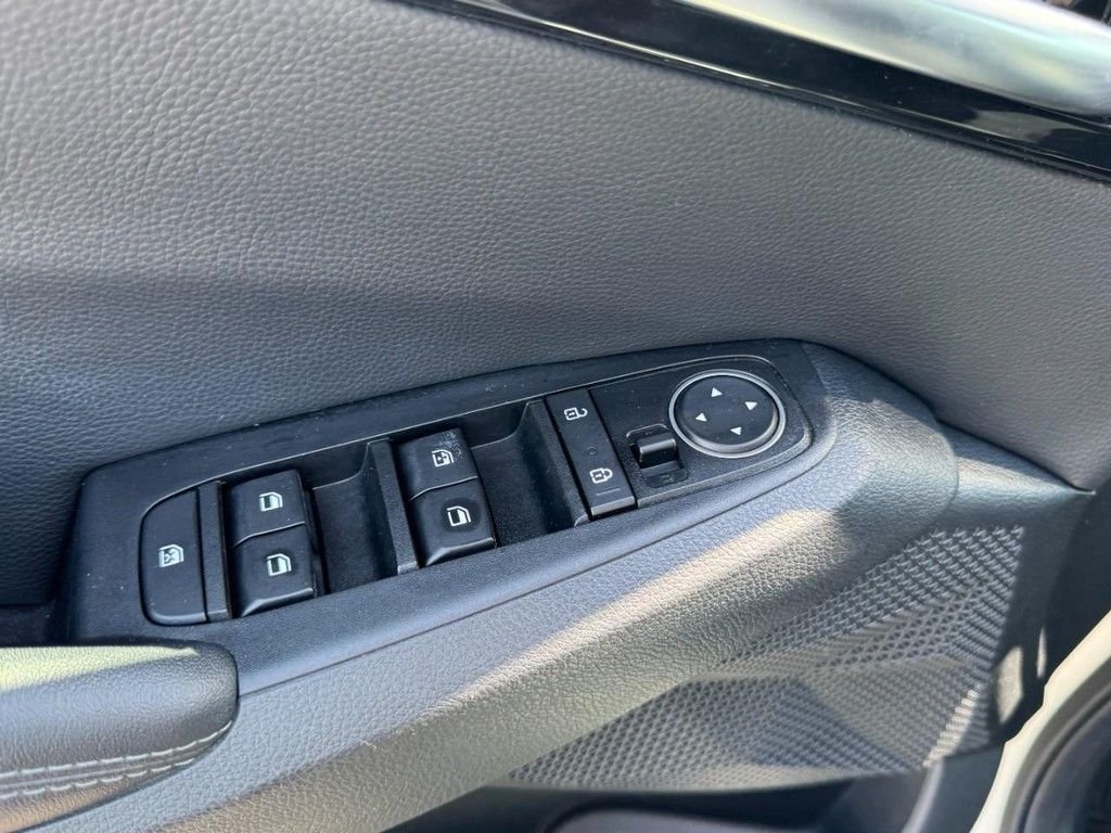 Used 2022 White Kia EX image 15