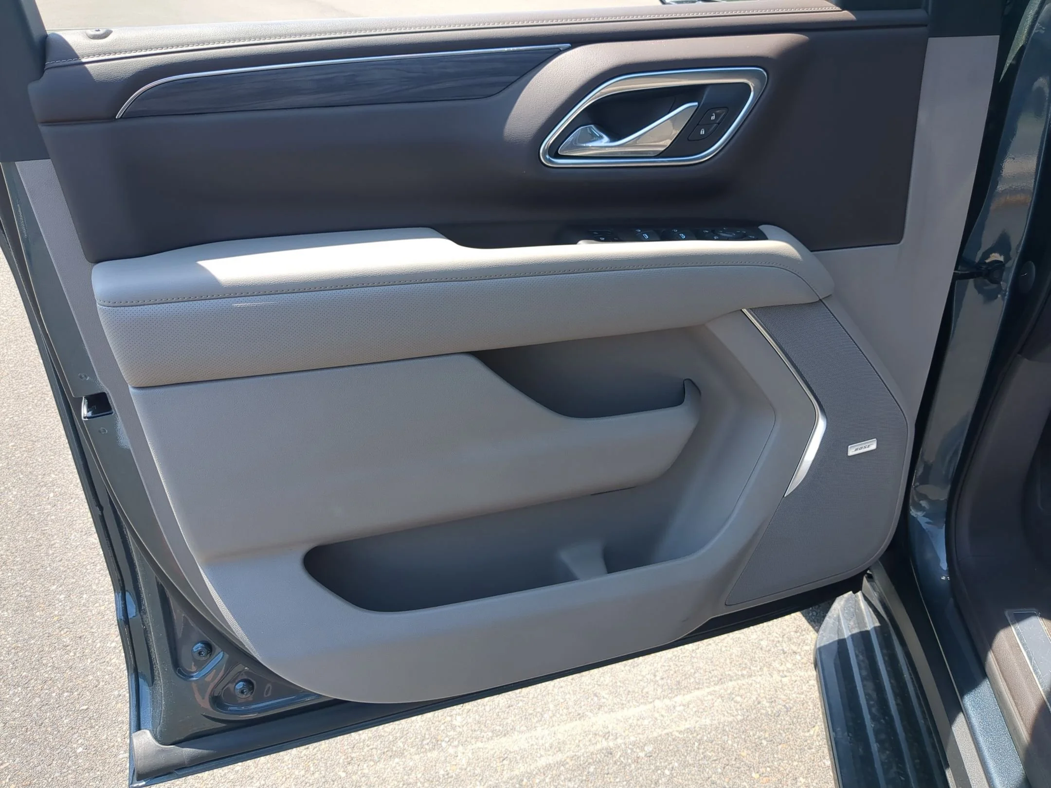 Used 2021 Dark Sky Metallic GMC SLT image 20