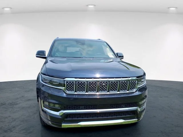 Used 2025 Black Jeep Base image 6