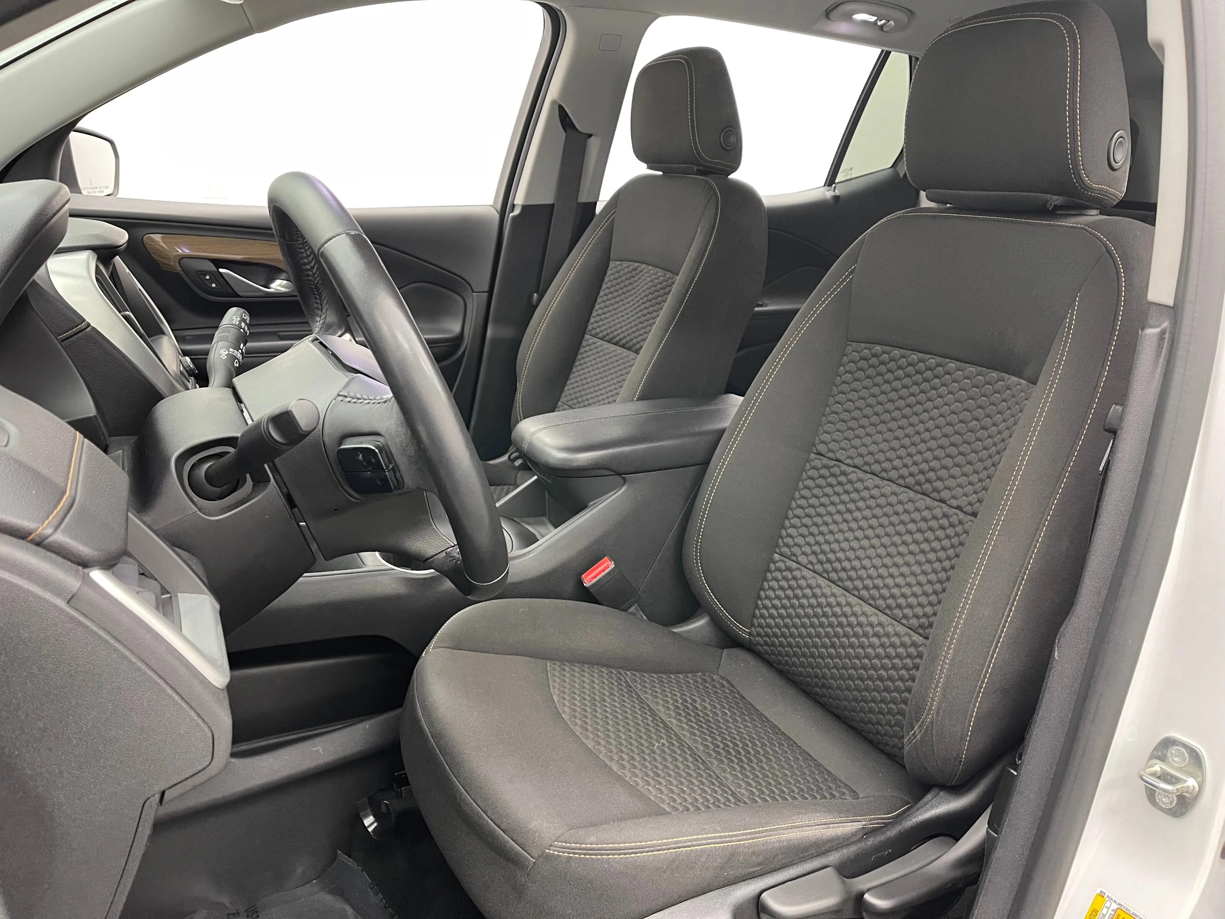 Used 2019 SUMMIT WHITE GMC SLE image 16