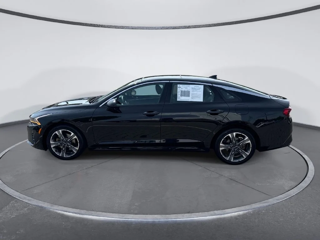 Used 2023 Black Kia EX image 4