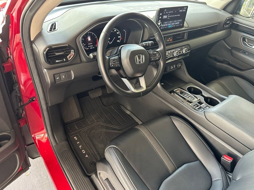 Used 2024  Honda Touring image 12