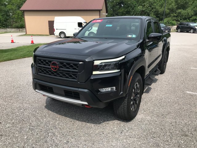Used 2023 Super Black Nissan PRO-4X image 3