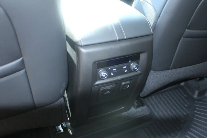 Used 2023 Iridescent Pearl Tricoat Chevrolet Premier image 17