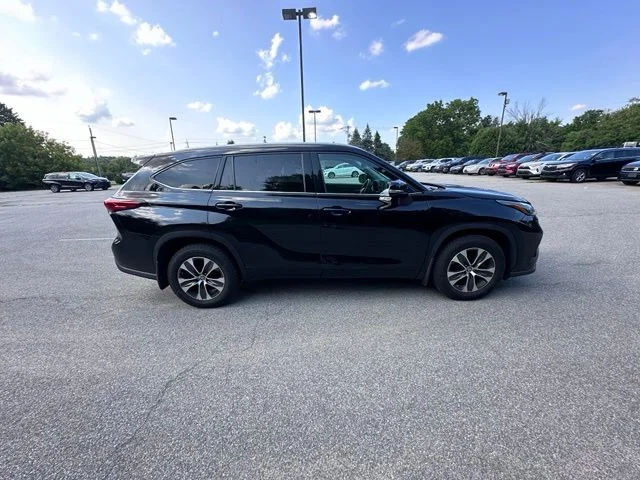 Used 2022 Black Toyota XLE image 2