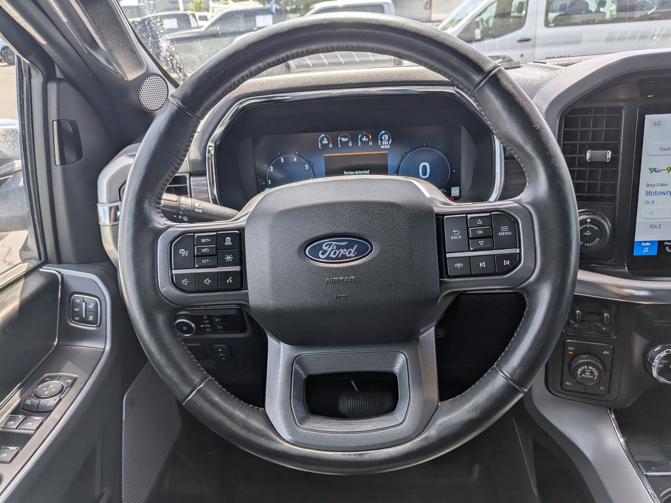 Certified Used 2024 Oxford White Ford LARIAT image 17