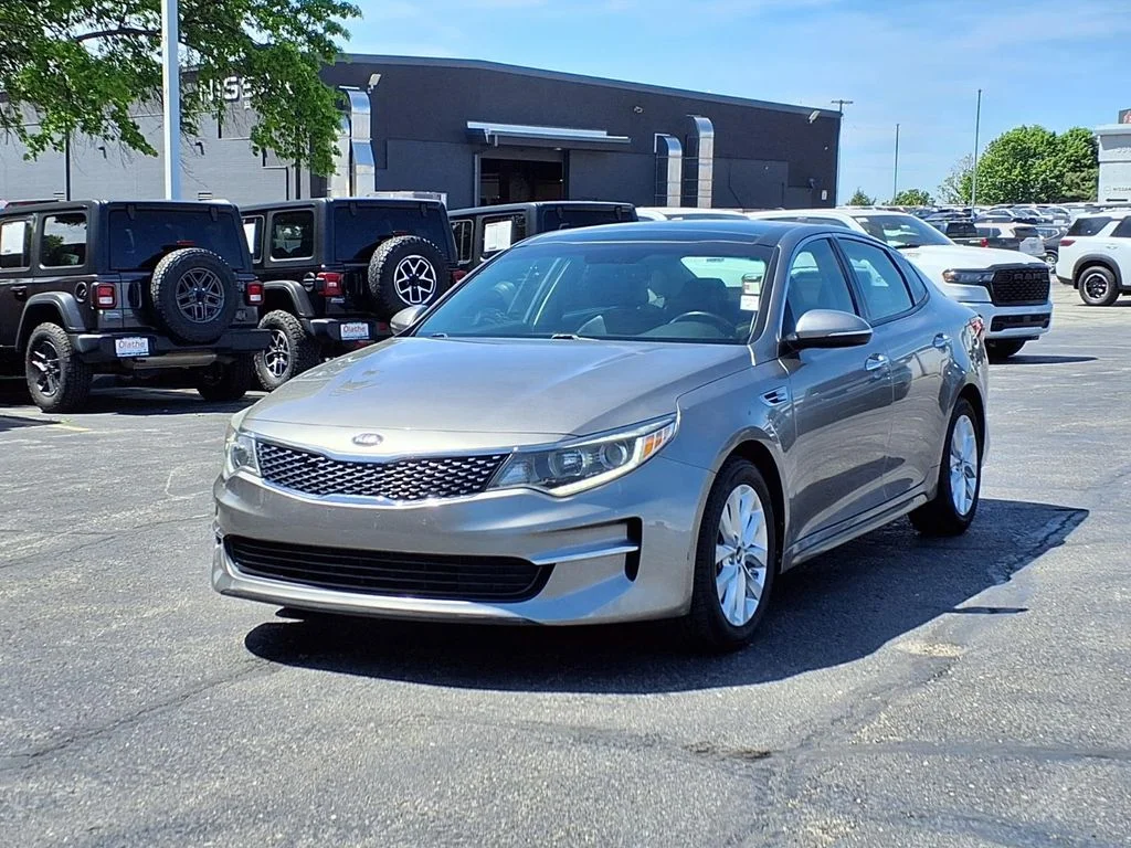 Used 2018 Kia Optima EX with VIN 5XXGU4L35JG205233 for sale in Kansas City