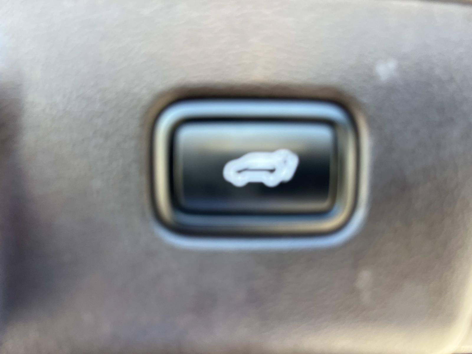 Used 2021 Becketts Black Hyundai Calligraphy image 13