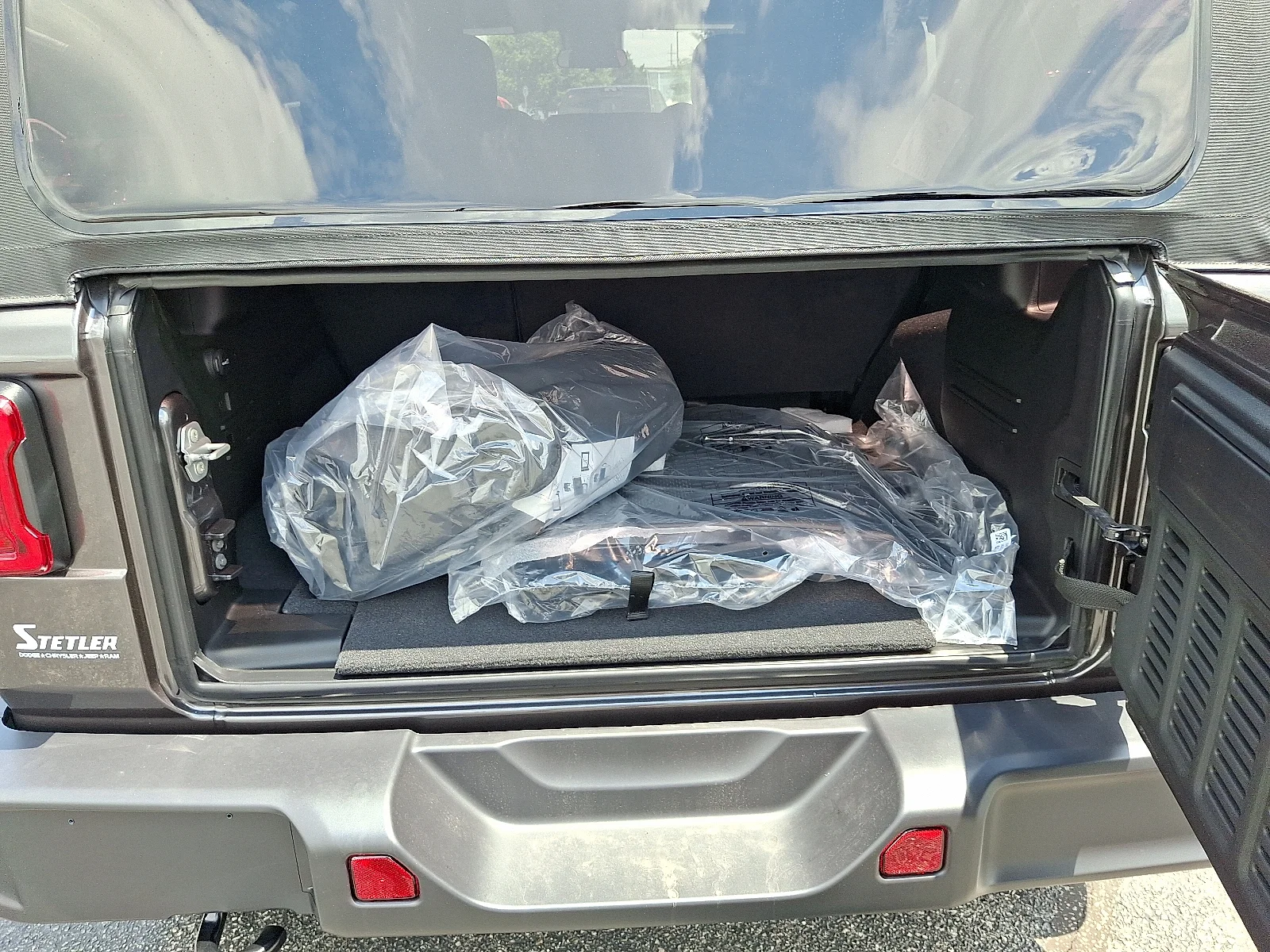 2025 Jeep Wrangler 4-Door Sahara - Photo 20