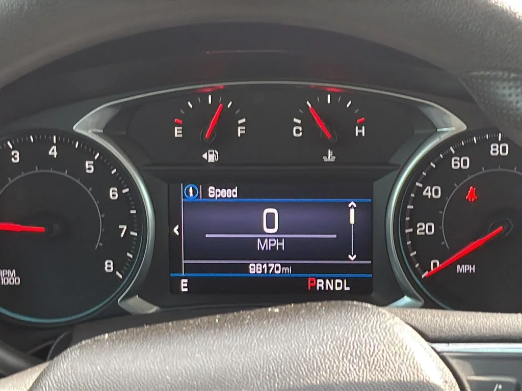 Used 2022 White Chevrolet LT image 12