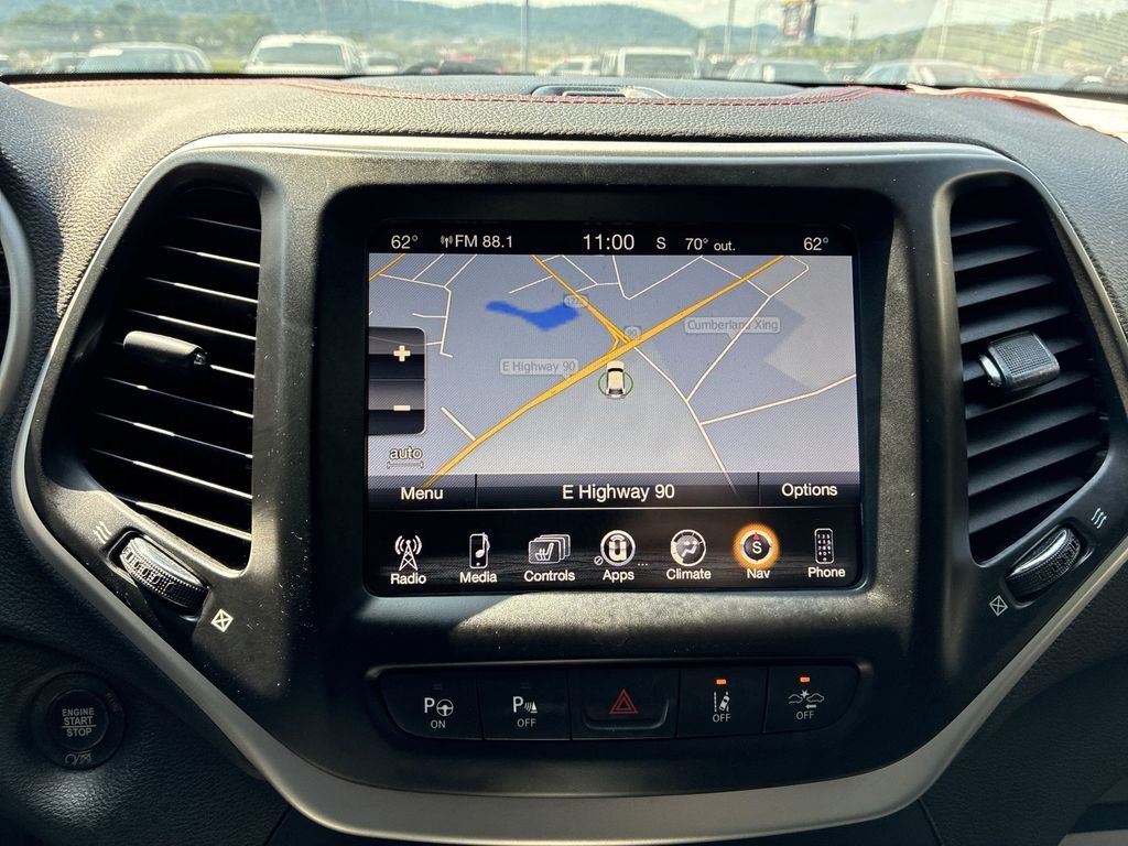 Used 2017 Red Jeep Trailhawk image 18