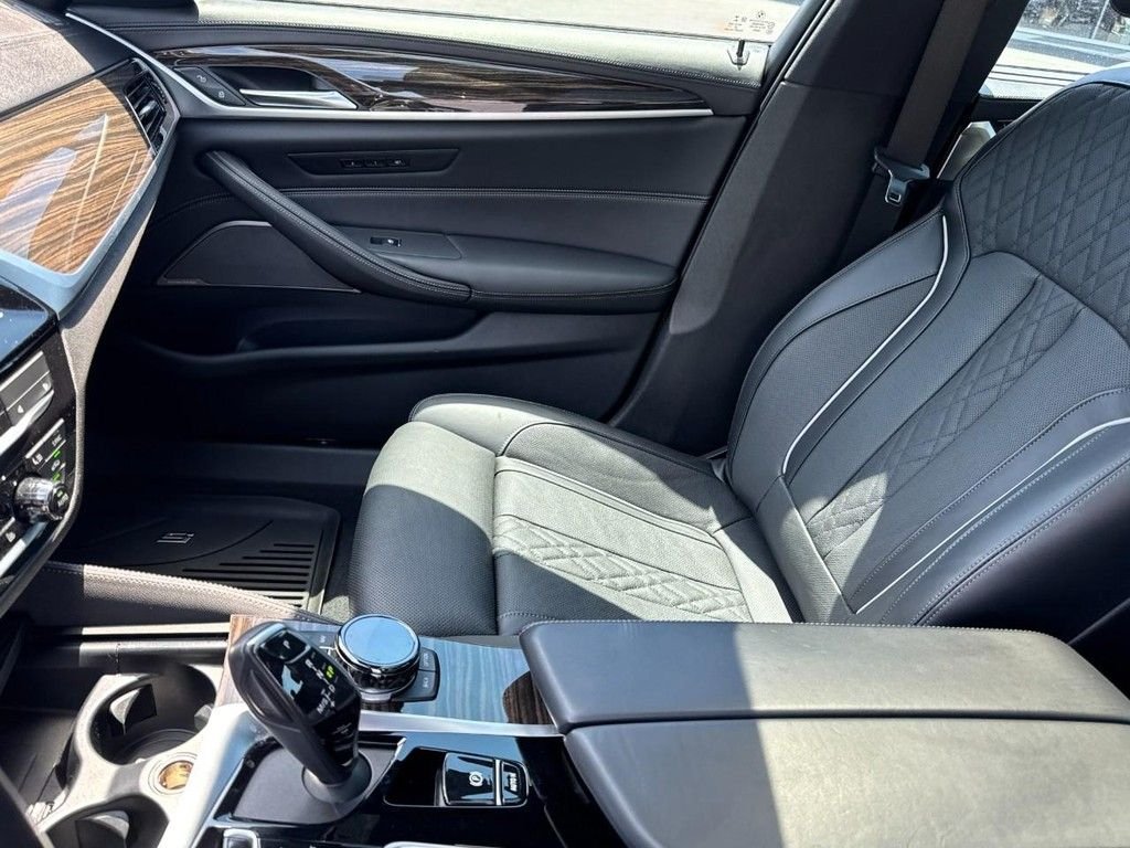 Used 2023 Black Sapphire Metallic BMW M550i xDrive image 14