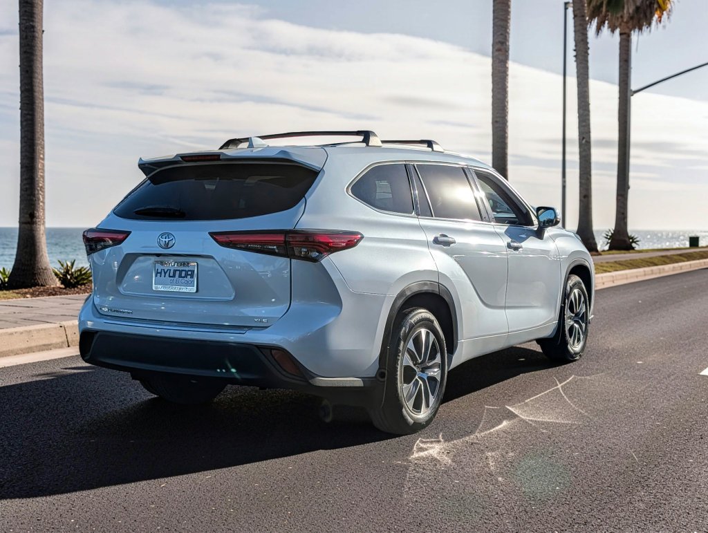 2022 Toyota Highlander XLE - Photo 5