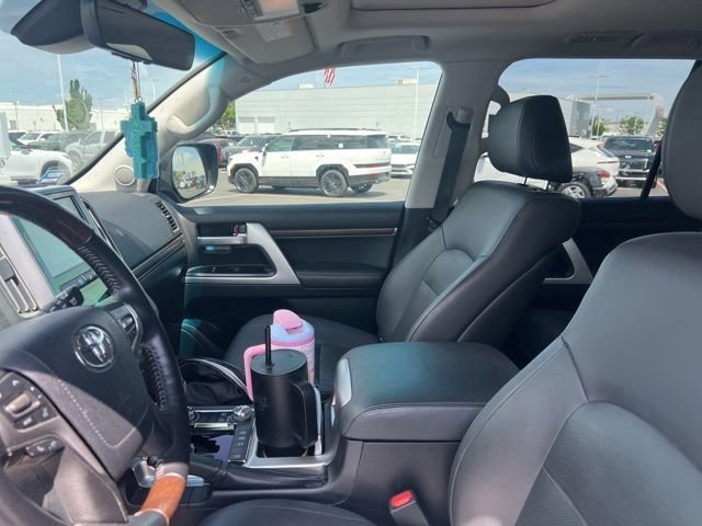 Used 2021 Black Toyota Base image 11