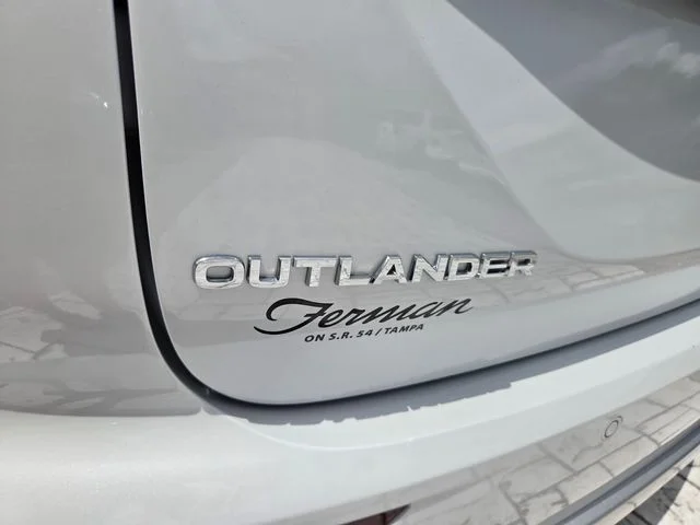 Certified Used 2024 White Mitsubishi  image 10