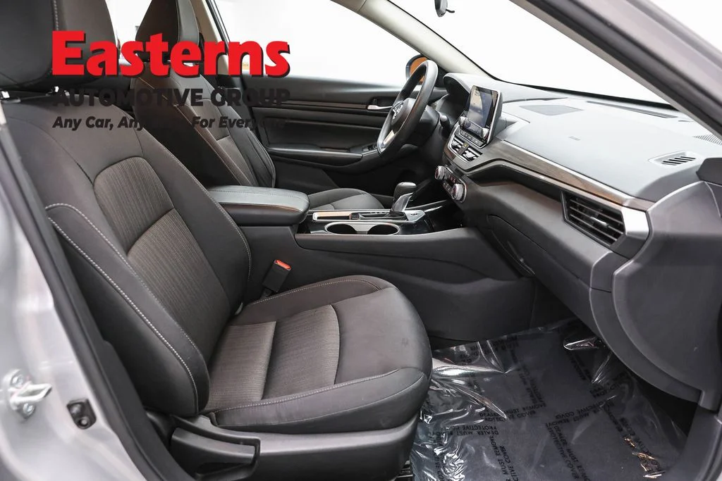 Used 2024 Silver Nissan 2.5 SV image 24