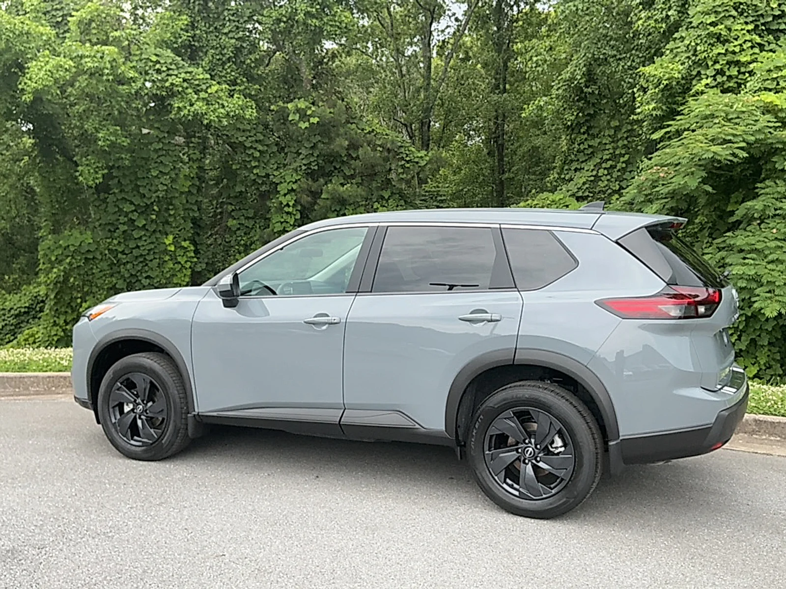 New 2026 Boulder Gray Pearl Nissan SV image 3