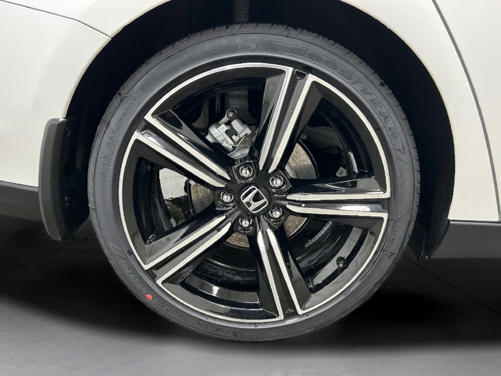 Used 2026 Platinum White Pearl Honda SE image 10
