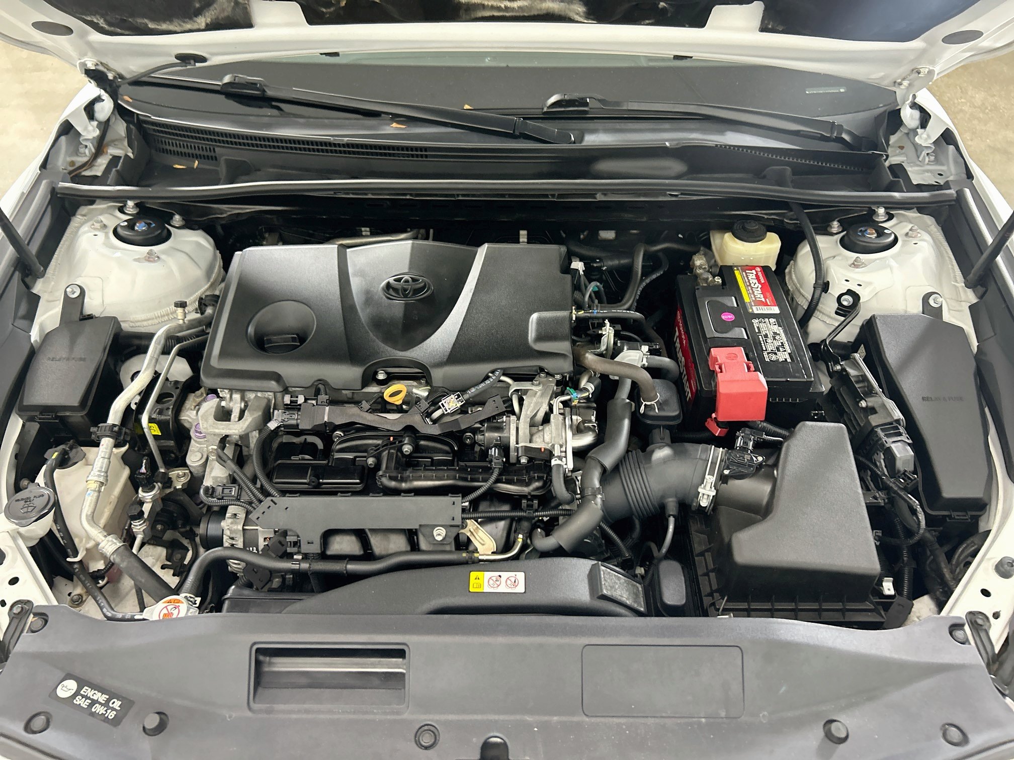 Used 2018 Wind Chill Pearl Toyota XLE image 31