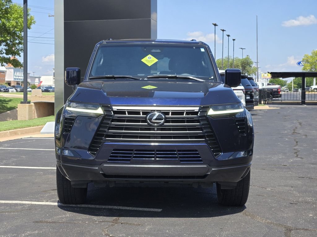 Used 2024  Lexus 550 Luxury+ image 2
