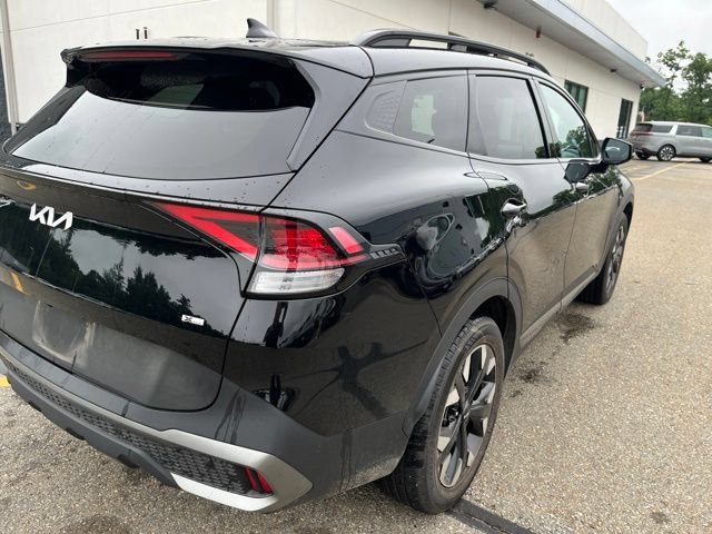 Used 2024 Ebony Black Kia X-Line image 3