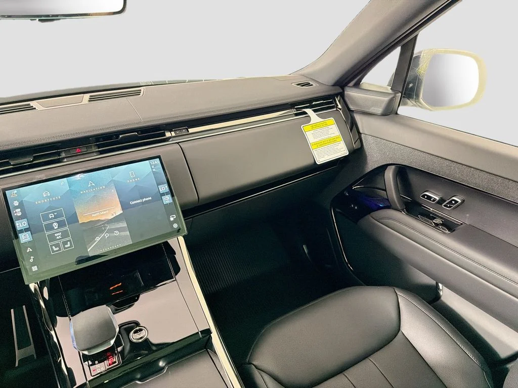 New 2026 Fuji White Land Rover Dynamic SE image 25