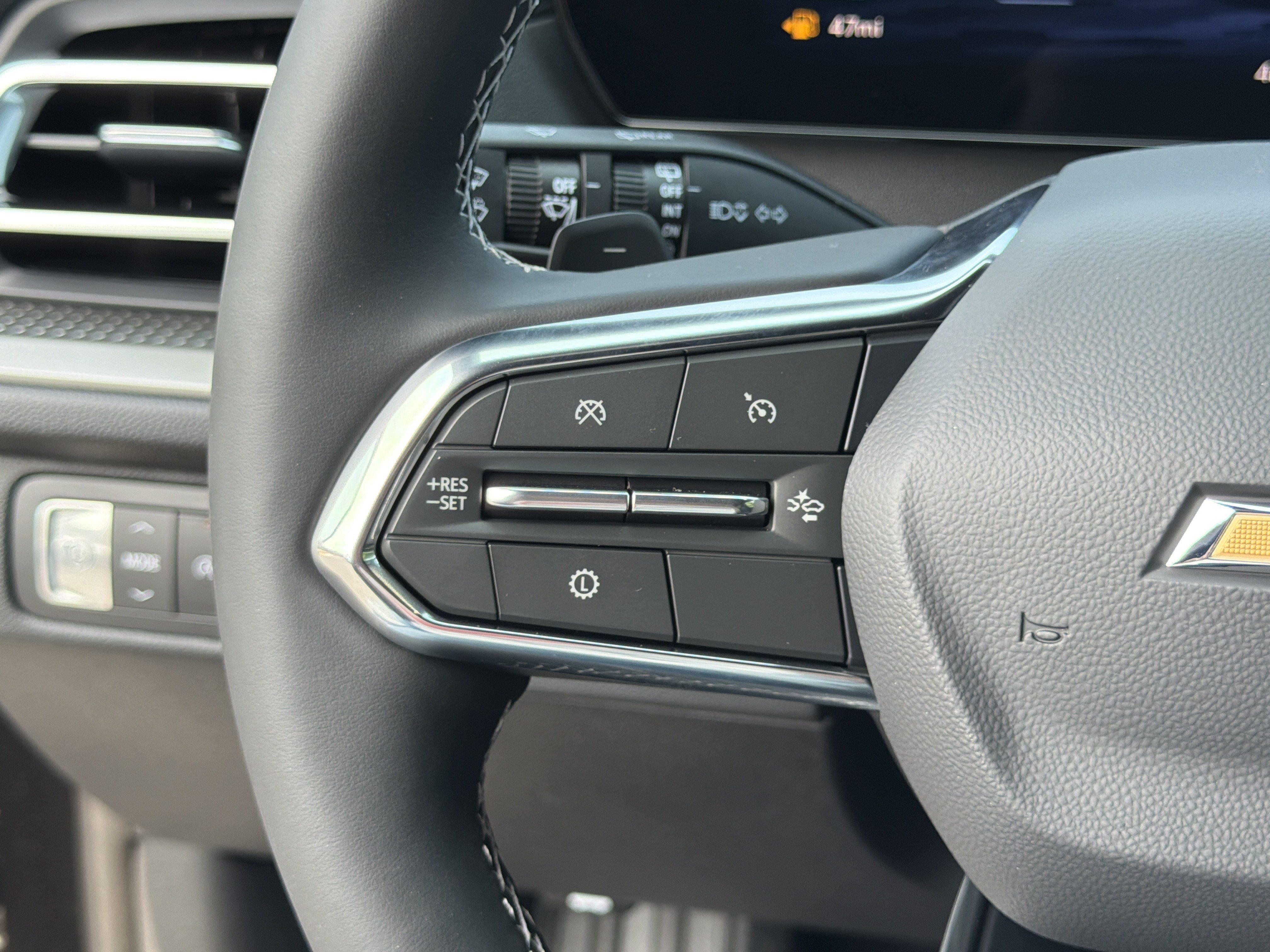 New 2026 Mosaic Black Metallic Chevrolet LT image 25