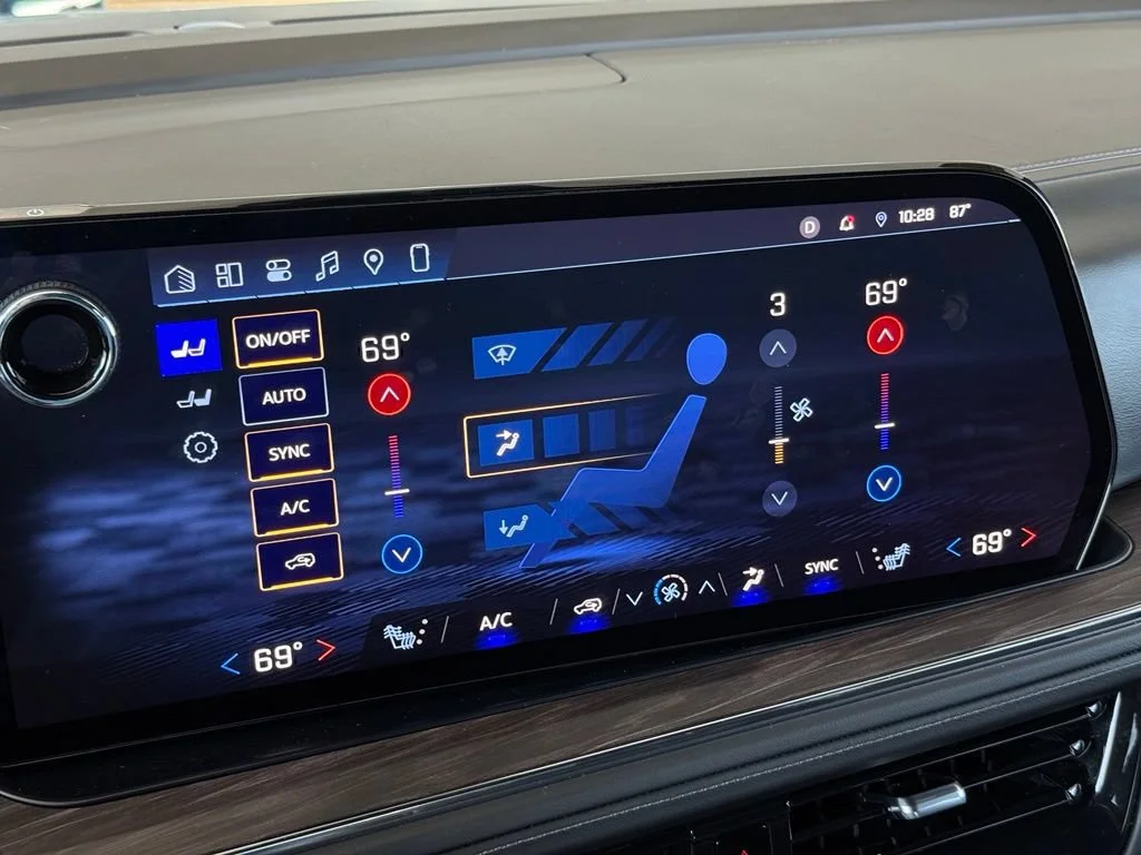 Used 2025 Black Chevrolet LT image 38