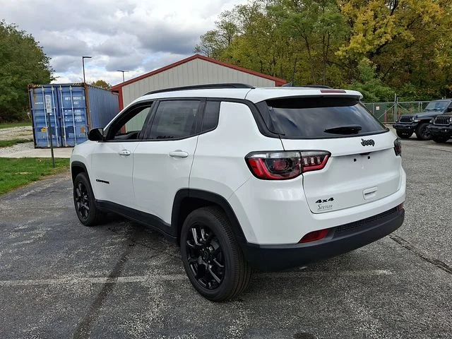 New 2026 White Jeep Latitude image 5