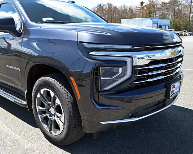 2026 Chevrolet Suburban LT - Photo 7
