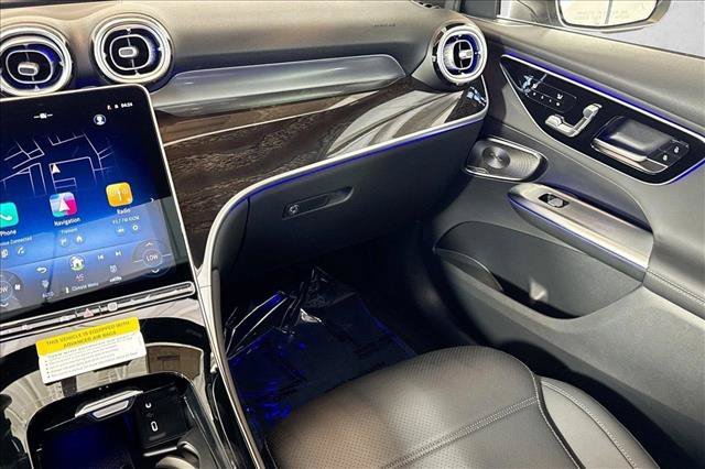 New 2026 MANUFAKTUR Moonlight White Metallic Mercedes-Benz GLC 300 image 51