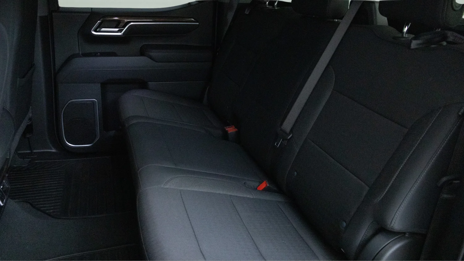 Used 2025 White Chevrolet LT image 24