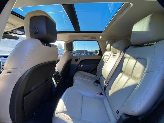 Used 2019 Silicon Silver Premium Metallic Land Rover HSE image 8